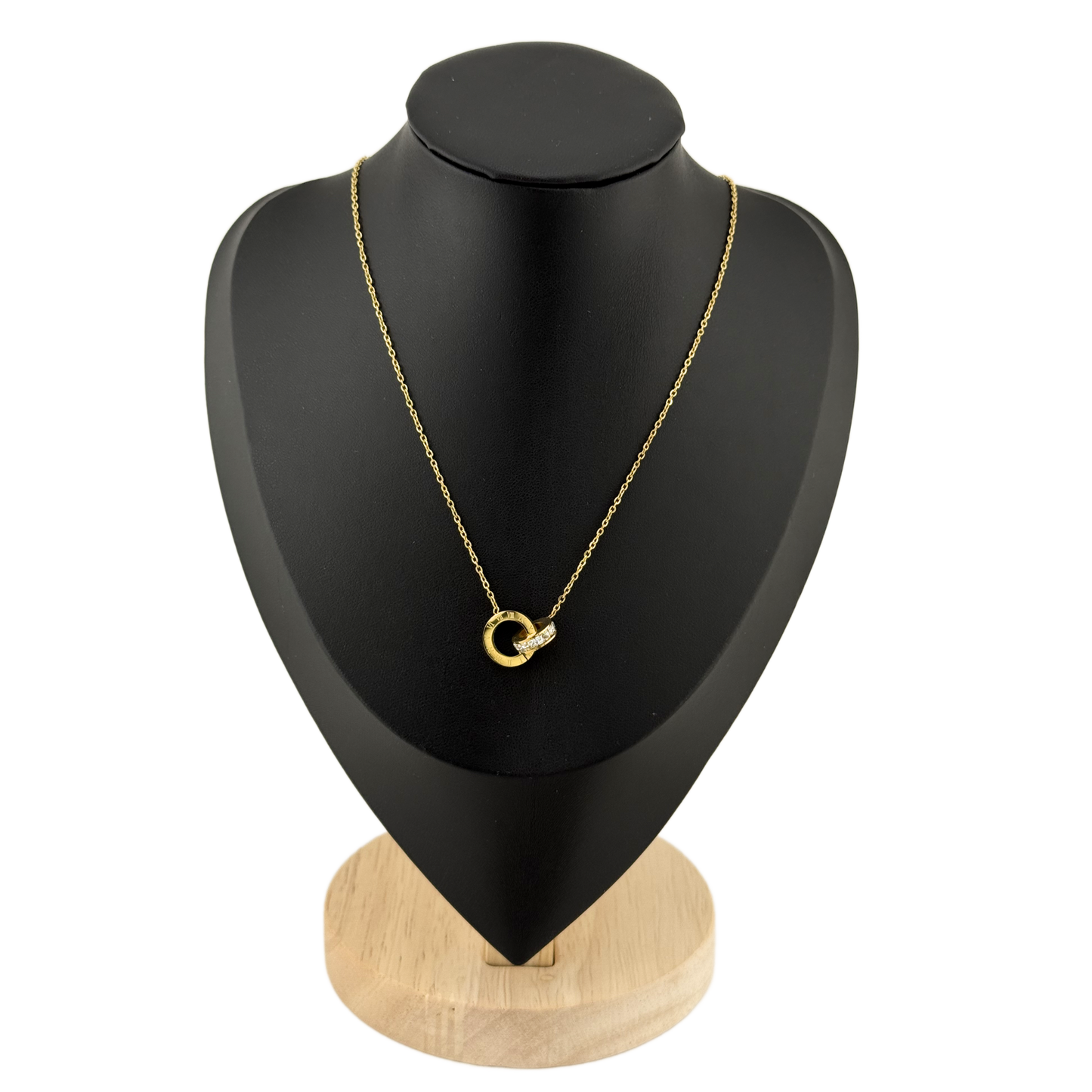 Interlocking Circles Pendant Necklace